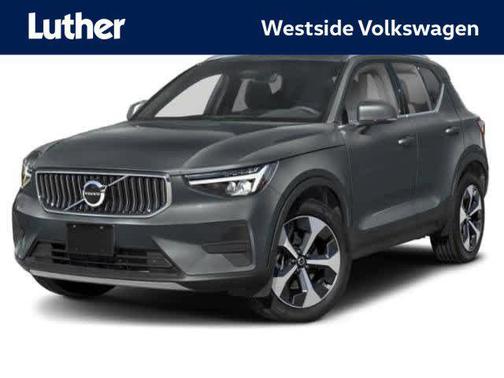 2024 Volvo XC40 B5 Plus Bright Theme