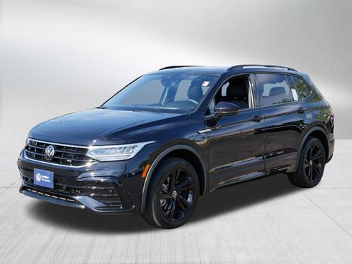 Deep Black Pearl 2024 Volkswagen Tiguan 2.0T SE R-Line Black 4MOTION