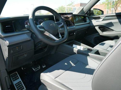 2025 Volkswagen Tiguan 2.0T SE R-Line Black 4MOTION