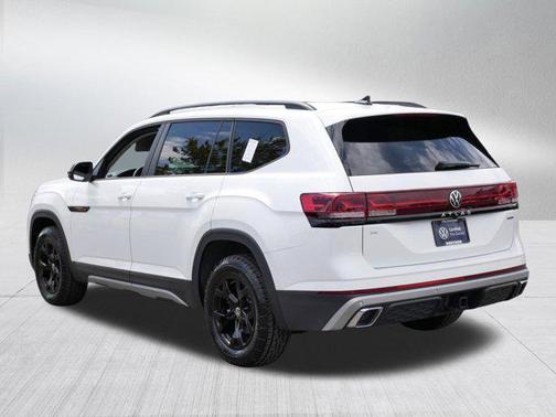 opal white pearl 2026 Volkswagen Atlas Peak Edition