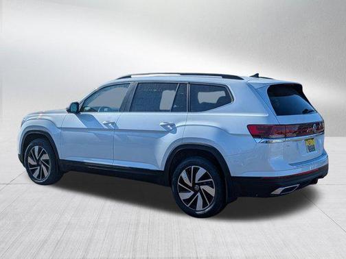 Opal White Pearl 2026 Volkswagen Atlas 2.0T SE w/Technology 4MOTION