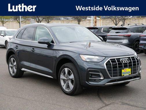 Manhattan Gray Metallic 2023 Audi Q5 40 Premium
