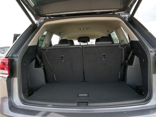 2025 Volkswagen Atlas 2.0T SE w/Technology 4MOTION