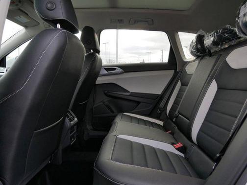 2025 Volkswagen Taos 1.5T SEL