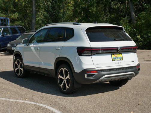 2025 Volkswagen Taos 1.5T SEL