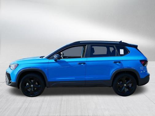 Cornflower Blue w/Deep Black Roof 2025 Volkswagen Taos 1.5T SE Black