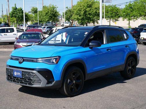 Cornflower Blue w/Deep Black Roof 2025 Volkswagen Taos 1.5T SE Black