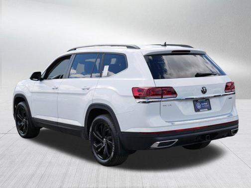 Pure White 2023 Volkswagen Atlas 3.6L SE w/Technology