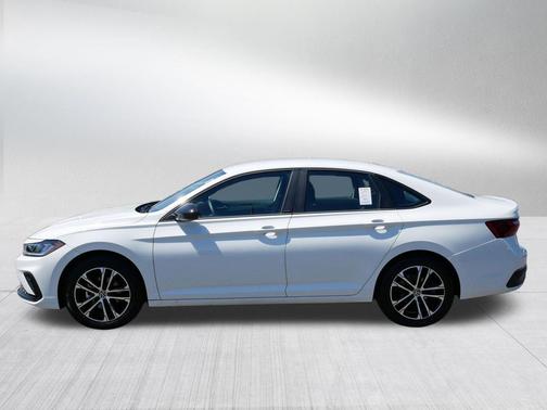 Pure White 2025 Volkswagen Jetta 1.5T Sport