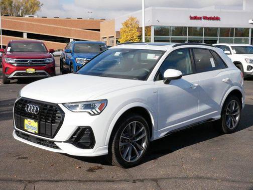 2025 Audi Q3 Premium 45 TFSI S line quattro Tiptronic