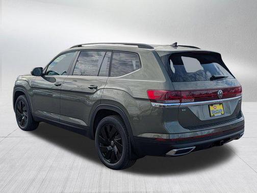 Avocado Green Pearl 2026 Volkswagen Atlas 2.0T SE w/Technology 4MOTION