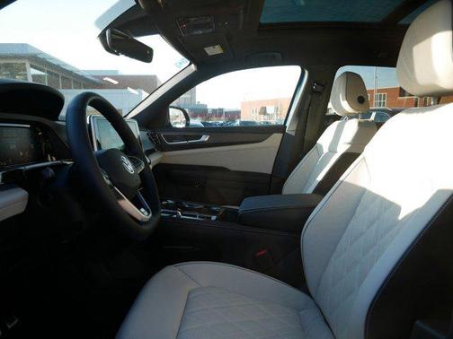 2025 Volkswagen Atlas Cross Sport 2.0T SEL Premium
