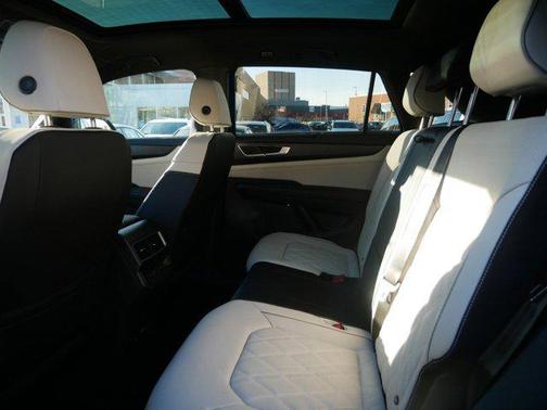 2025 Volkswagen Atlas Cross Sport 2.0T SEL Premium