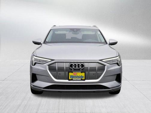 2021 Audi e-tron Prestige