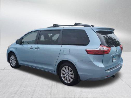 2016 Toyota Sienna XLE