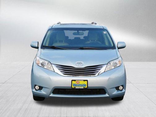 2016 Toyota Sienna XLE