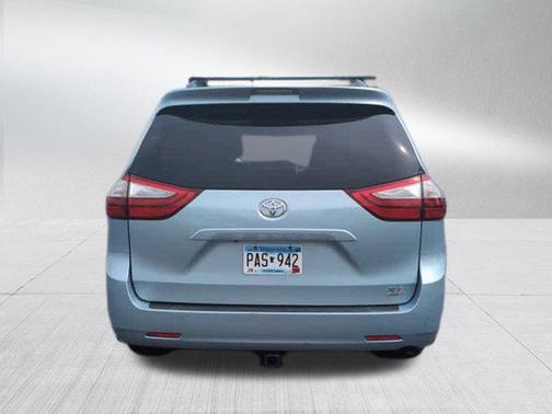 2016 Toyota Sienna XLE
