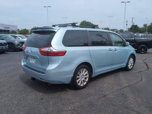 2016 Toyota Sienna XLE