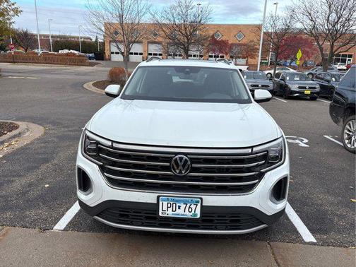 2024 Volkswagen Atlas 2.0T SE w/Technology 4MOTION