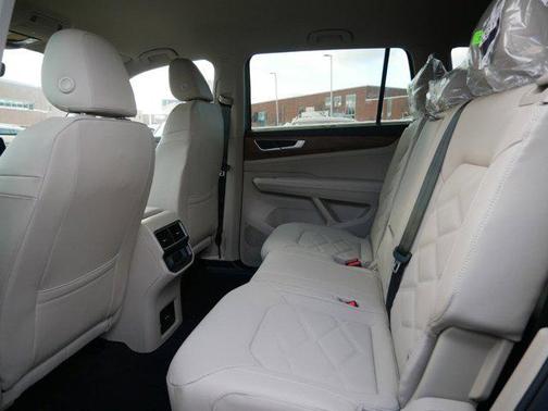 2025 Volkswagen Atlas 2.0T SE w/Technology 4MOTION