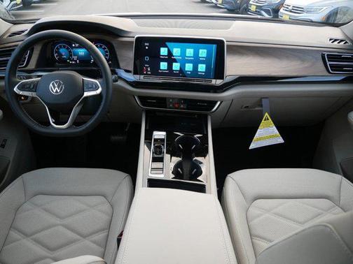 2025 Volkswagen Atlas 2.0T SE w/Technology 4MOTION