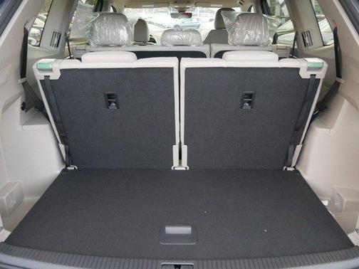 2025 Volkswagen Atlas 2.0T SE w/Technology 4MOTION