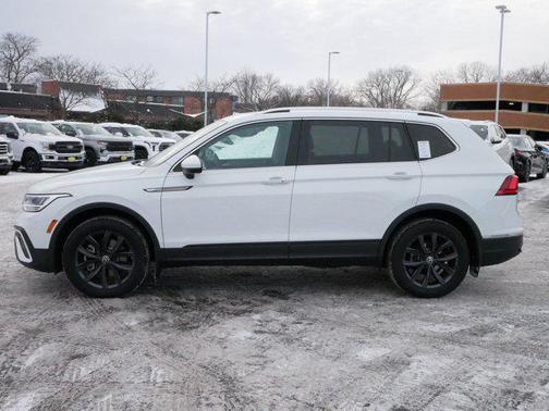 2024 Volkswagen Tiguan 2.0T SE 4MOTION