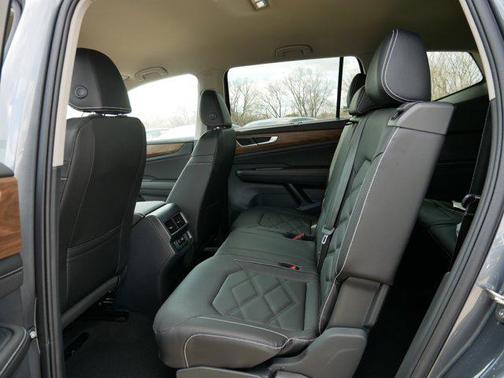 2025 Volkswagen Atlas 2.0T SE w/Technology 4MOTION