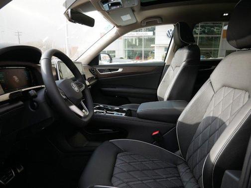 2025 Volkswagen Atlas 2.0T SEL Premium R-Line 4MOTION