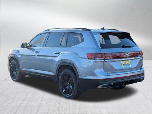 Silver Mist Metallic 2026 Volkswagen Atlas 2.0T SE w/Technology 4MOTION