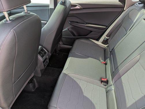 Bright Moss Green Metallic/Deep Black Roof 2026 Volkswagen Taos SE Black