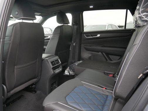 2026 Volkswagen Atlas Cross Sport 2.0T SEL Premium