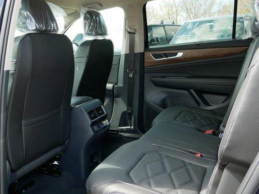 2025 Volkswagen Atlas 2.0T SE w/Technology 4MOTION