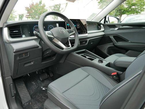 2025 Volkswagen Tiguan 2.0T SE 4MOTION