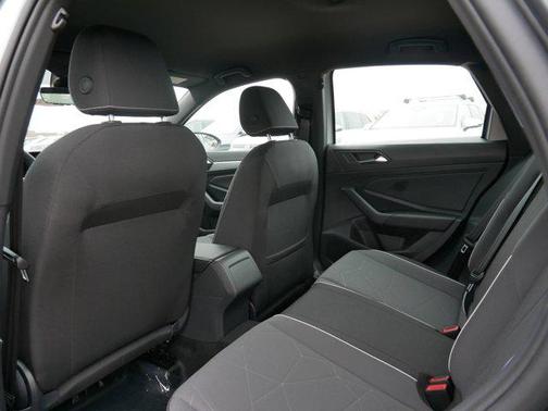 Deep Black Pearl 2026 Volkswagen Jetta 1.4T S