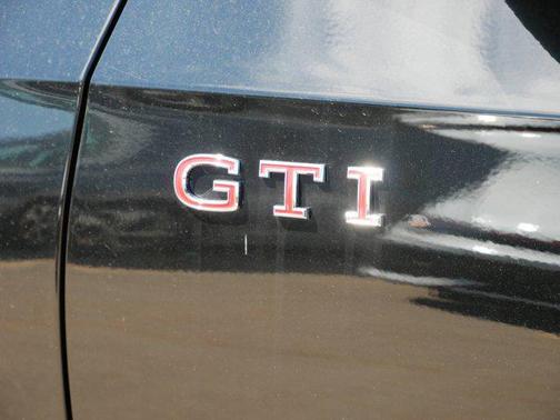 2025 Volkswagen Golf GTI 2.0T S DSG