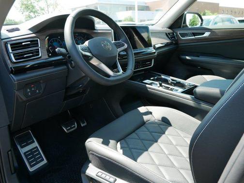 2025 Volkswagen Atlas 2.0T SEL Premium R-Line 4MOTION