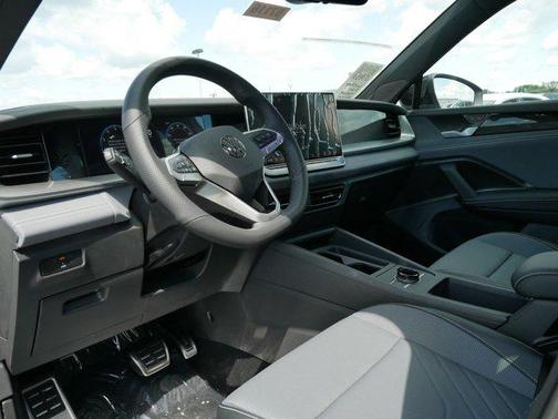 2025 Volkswagen Tiguan 2.0T SE R-Line Black 4MOTION