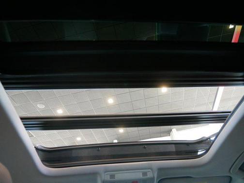 2025 Volkswagen Taos 1.5T SE Black