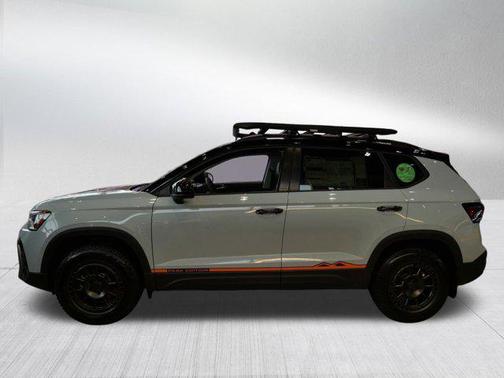 2025 Volkswagen Taos 1.5T SE Black