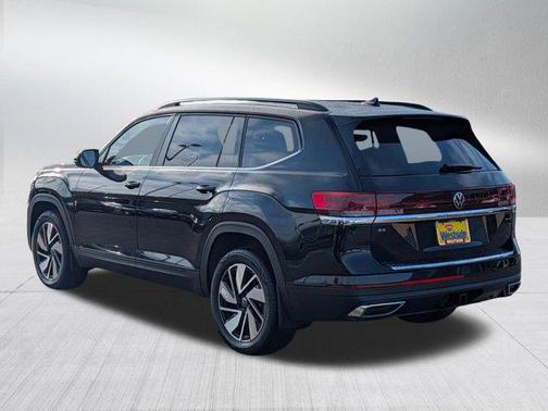 Deep Black Pearl 2026 Volkswagen Atlas 2.0T SE w/Technology 4MOTION