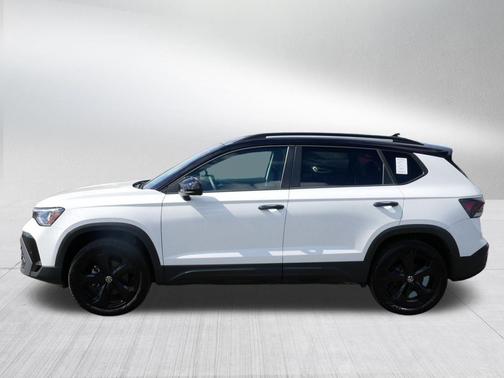 Pure White w/Deep Black Roof 2025 Volkswagen Taos 1.5T SE Black