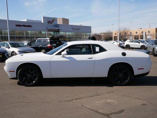 2022 Dodge Challenger SXT