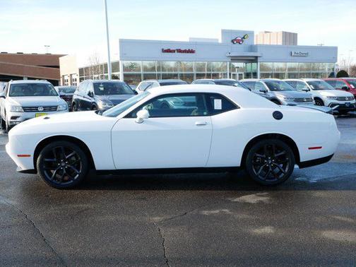 2022 Dodge Challenger SXT