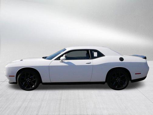 White Knuckle Clearcoat 2022 Dodge Challenger SXT