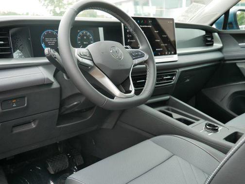 2025 Volkswagen Tiguan 2.0T SE 4MOTION