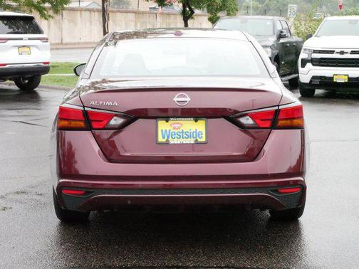 2025 Nissan Altima SV FWD