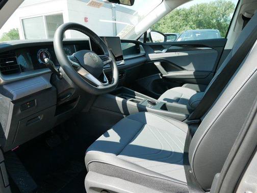 2025 Volkswagen Tiguan 2.0T SE 4MOTION