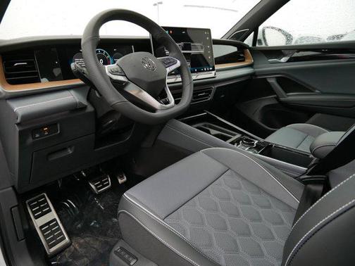 2026 Volkswagen Tiguan 2.0T SEL R-Line 4MOTION