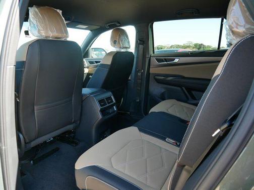 2026 Volkswagen Atlas Cross Sport 2.0T SE w/Technology 4MOTION
